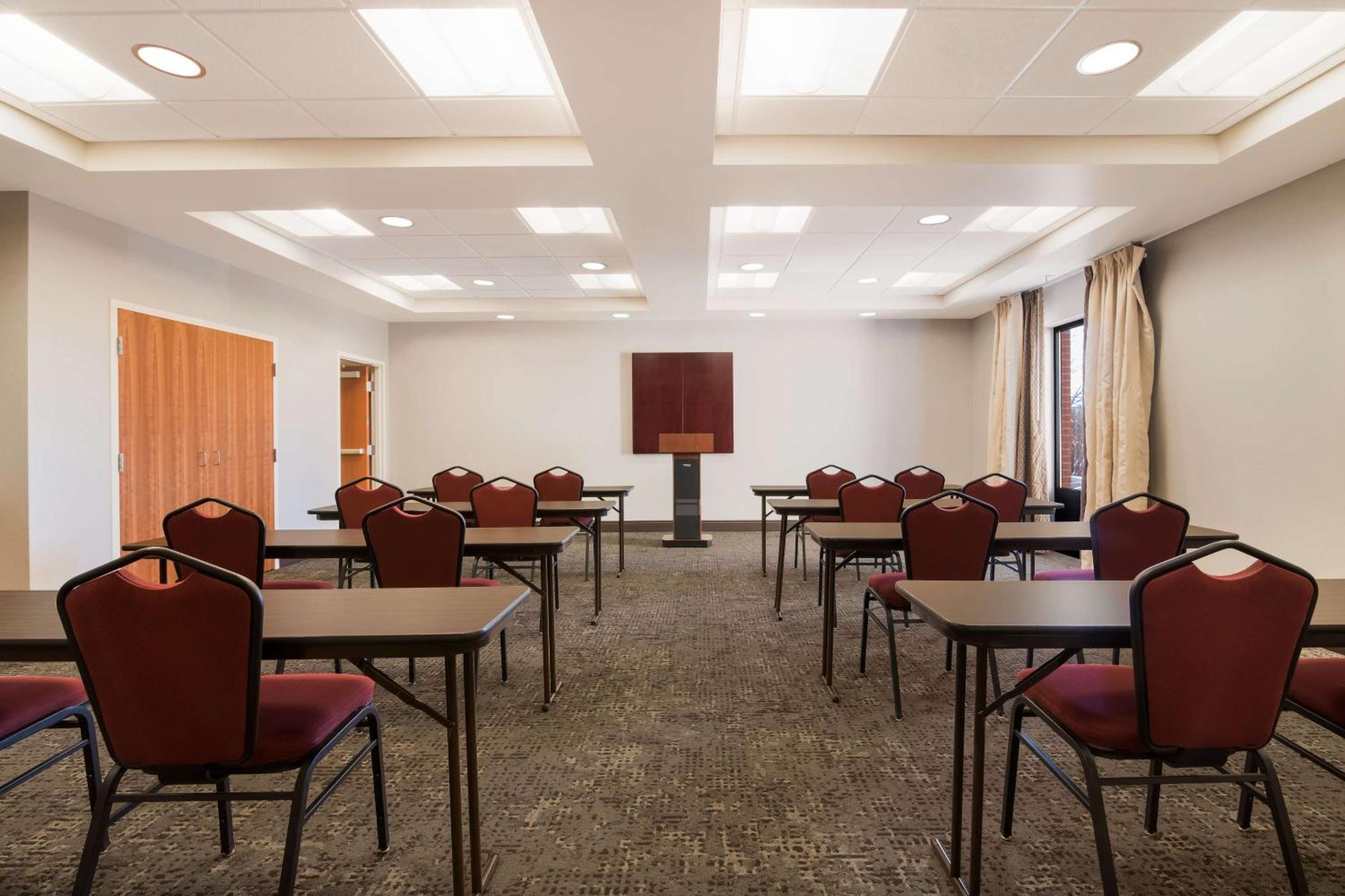 Hampton Inn & Suites Plattsburgh Zewnętrze zdjęcie