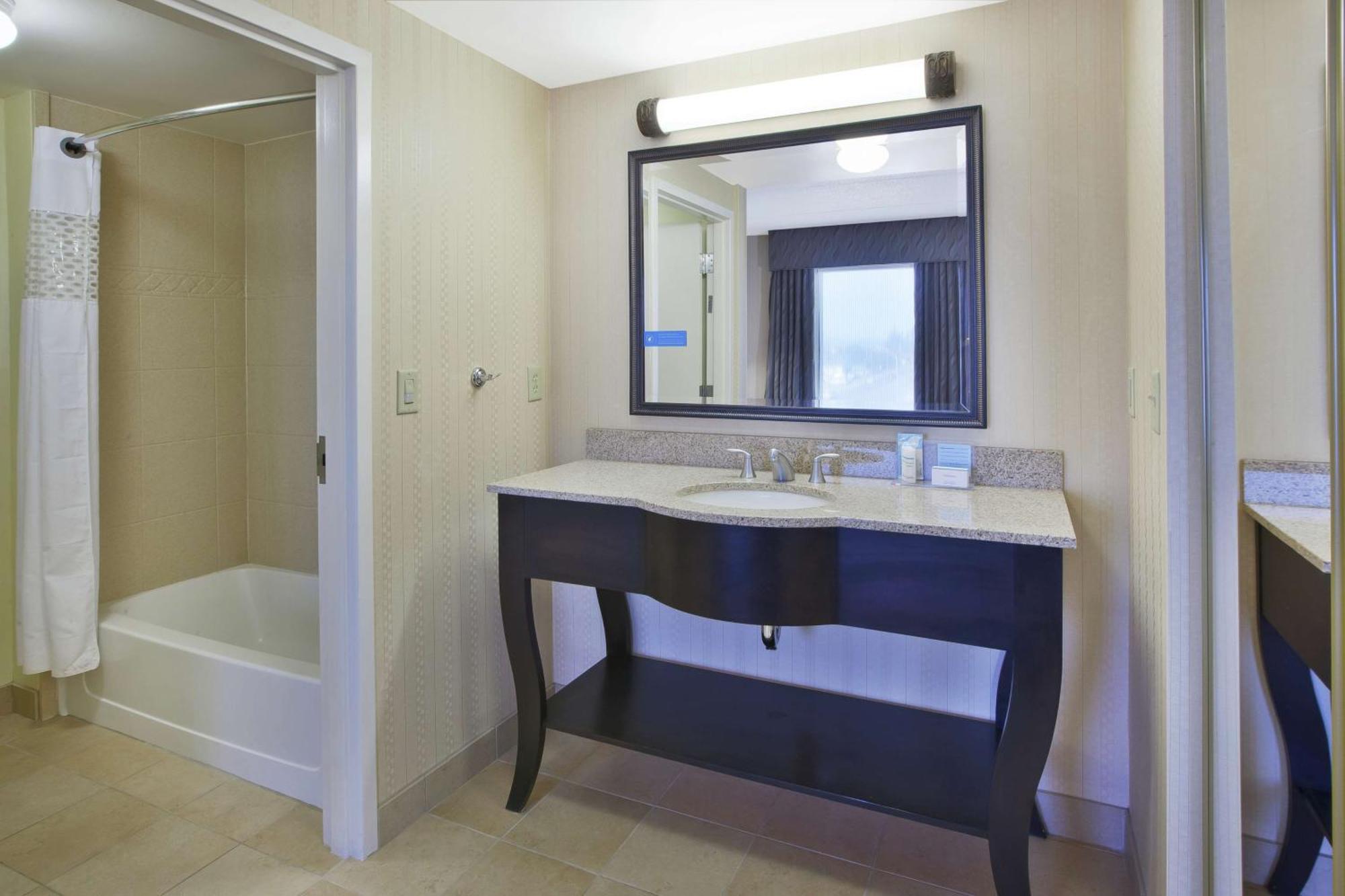 Hampton Inn & Suites Plattsburgh Zewnętrze zdjęcie