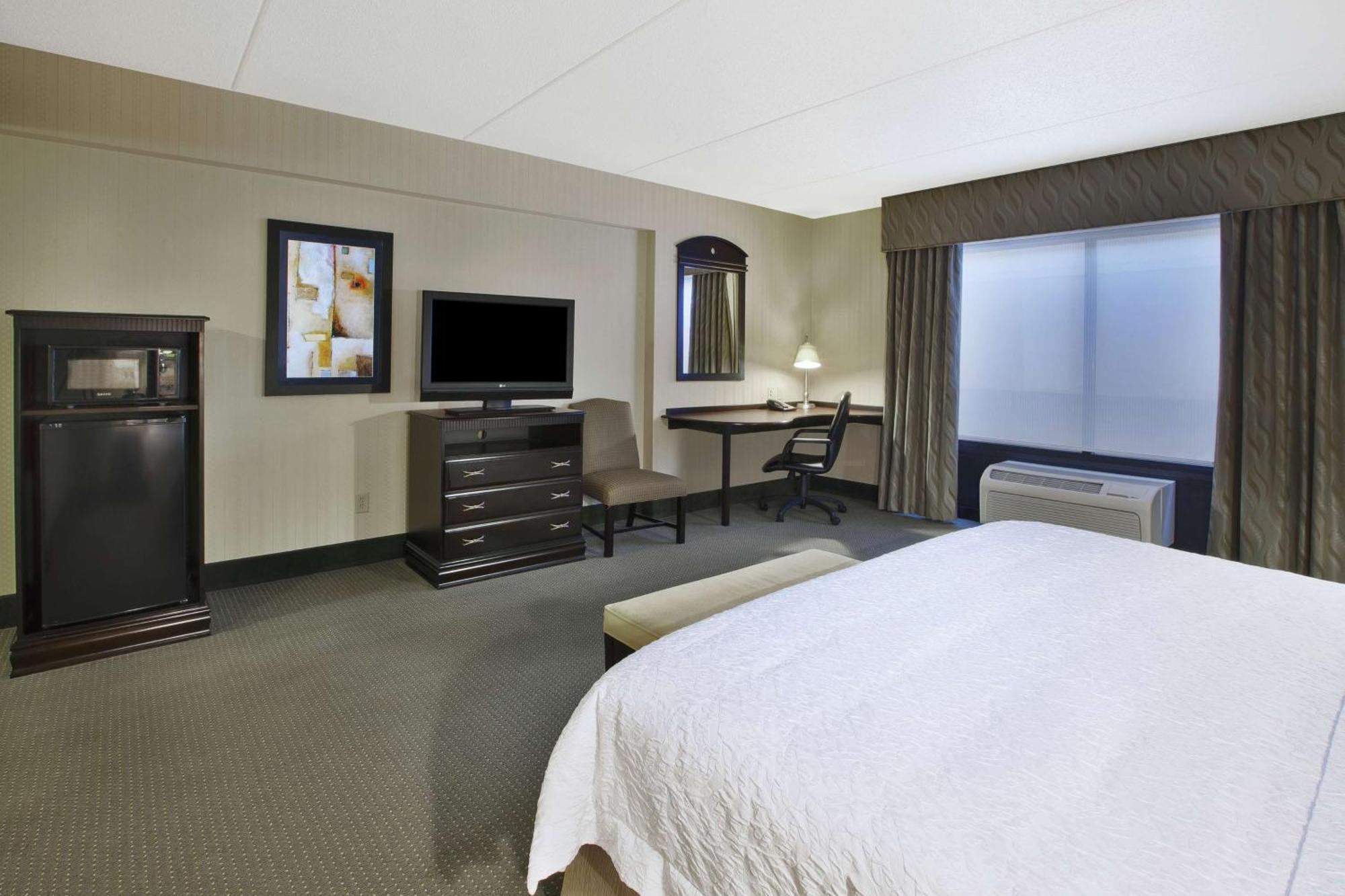 Hampton Inn & Suites Plattsburgh Zewnętrze zdjęcie