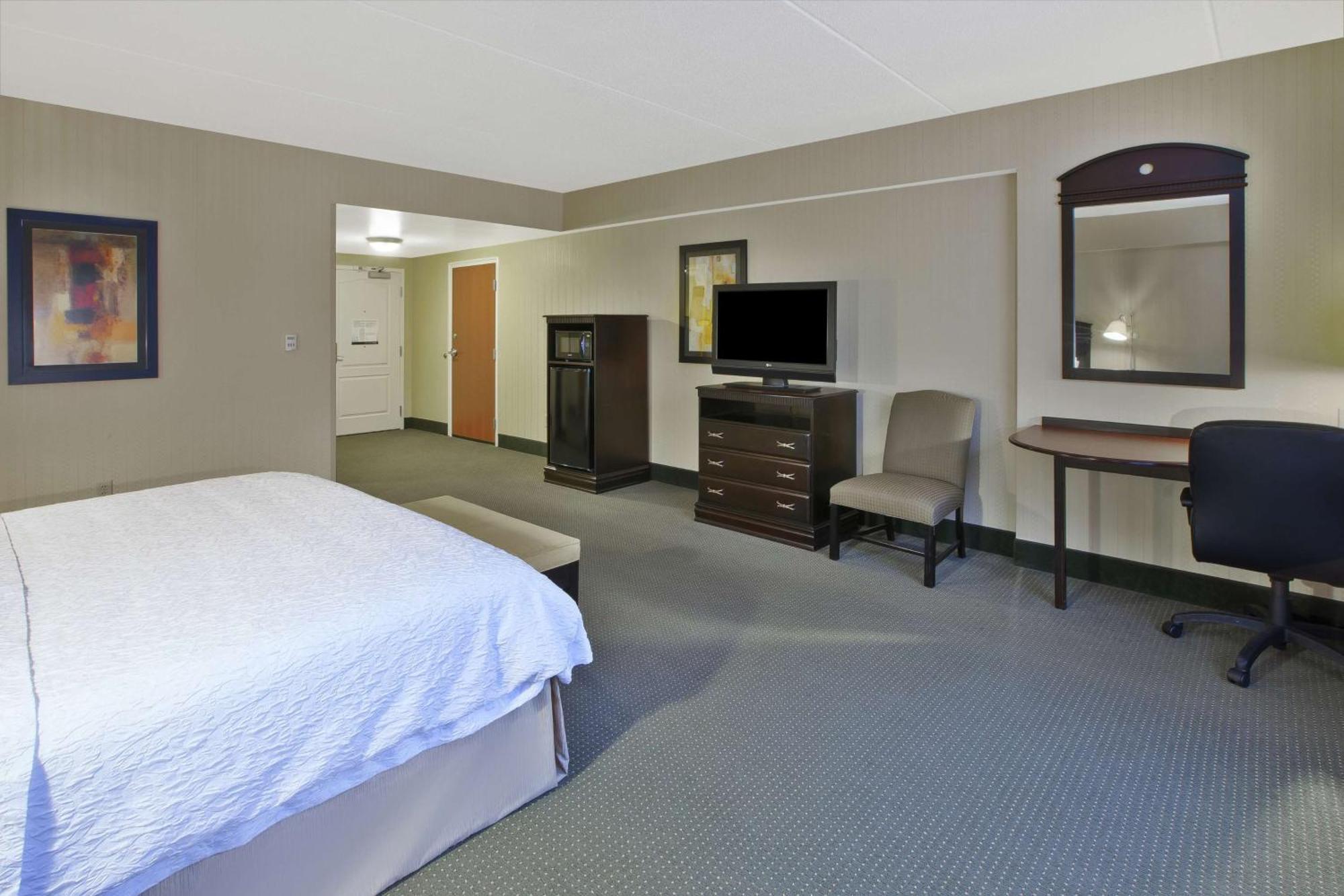 Hampton Inn & Suites Plattsburgh Zewnętrze zdjęcie