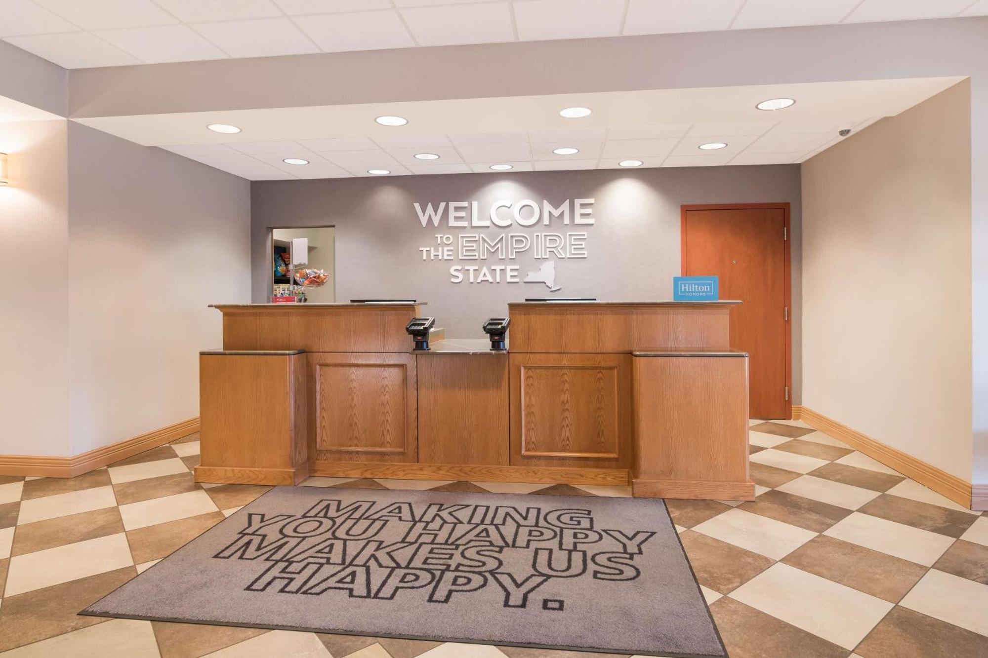 Hampton Inn & Suites Plattsburgh Zewnętrze zdjęcie